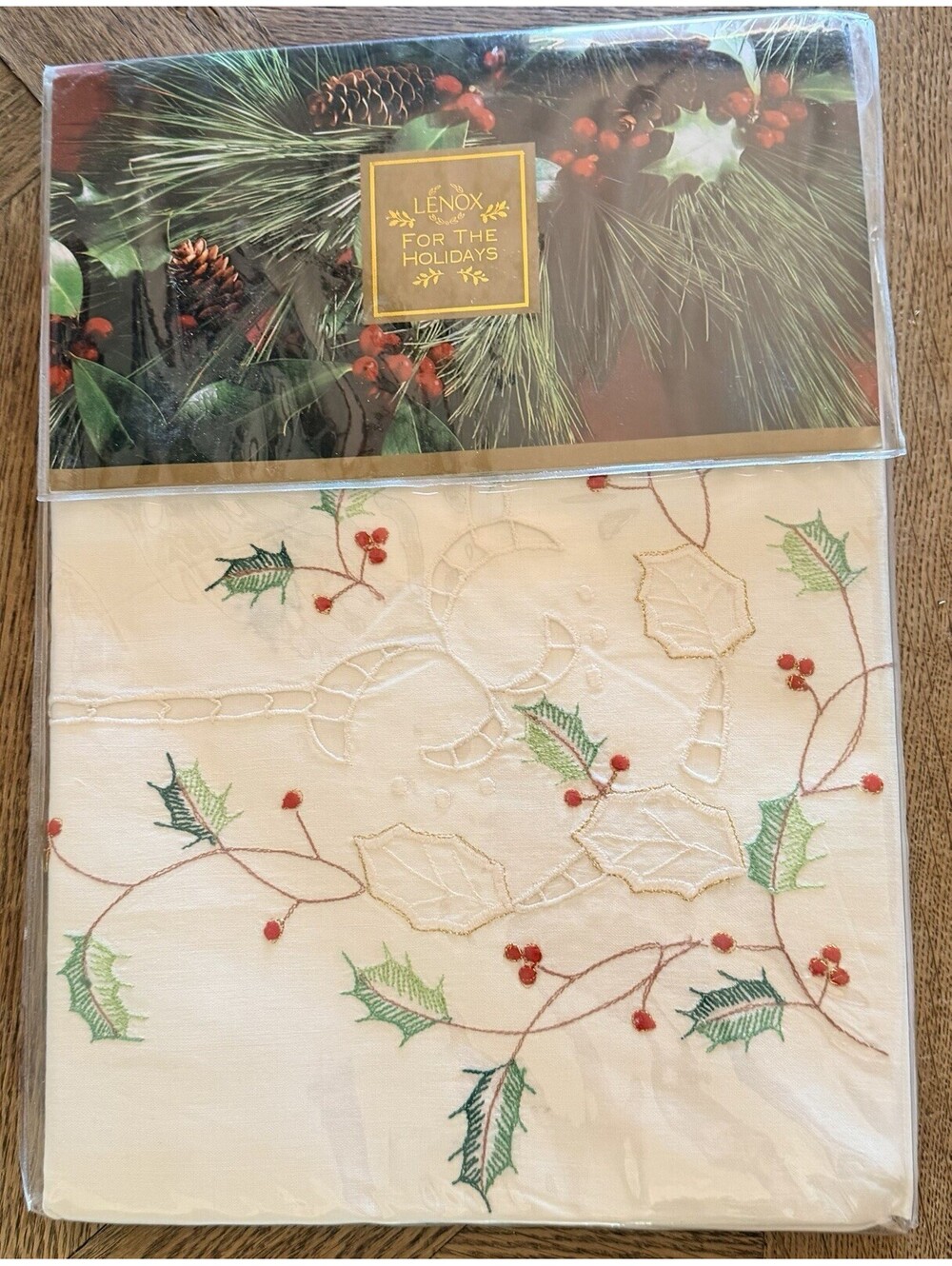 Lenox For The Holidays Christmas Holly Embroidered Tablecloth  Oblong 60x84” New